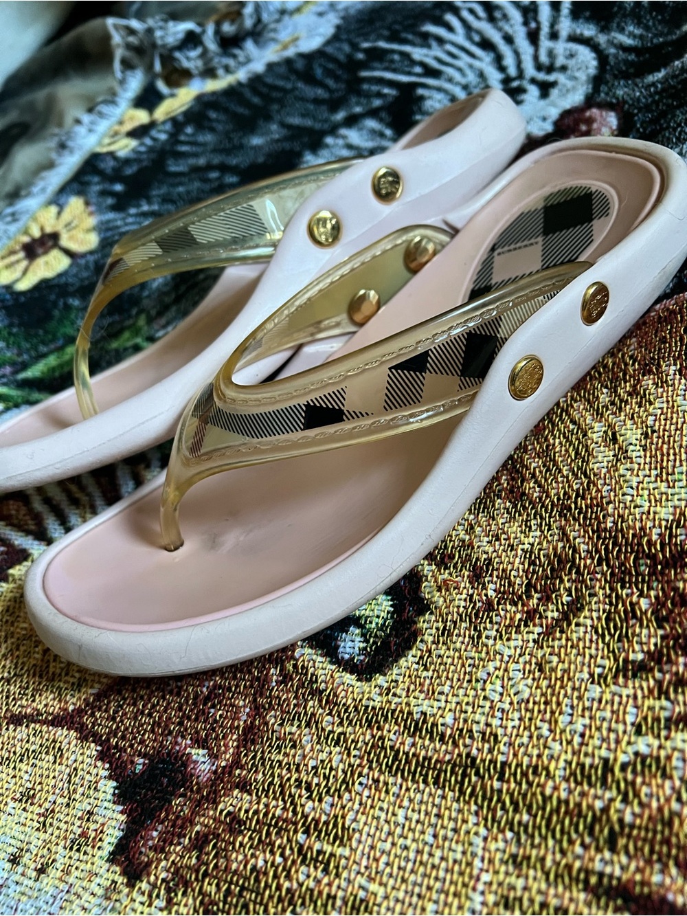 Burberry Pink Thong Sandals - Picture 5 of 6
